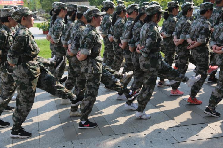 踢腿练习
