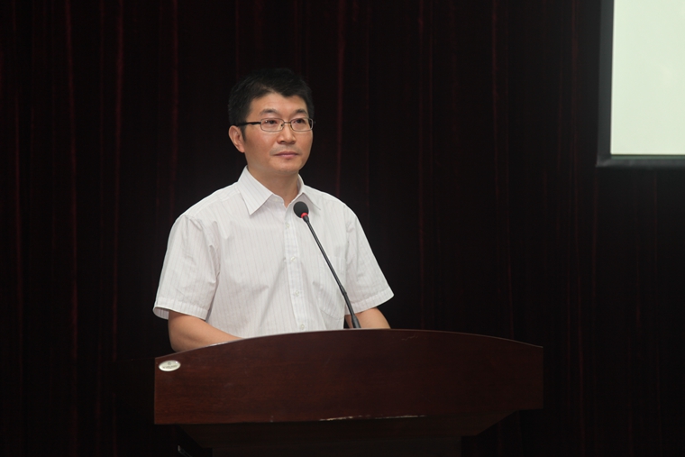 家长代表陈建清讲话
