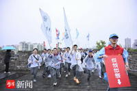 【扬子晚报】11个小时，36公里！南京一中坚持16年的“慈善行走”再出发